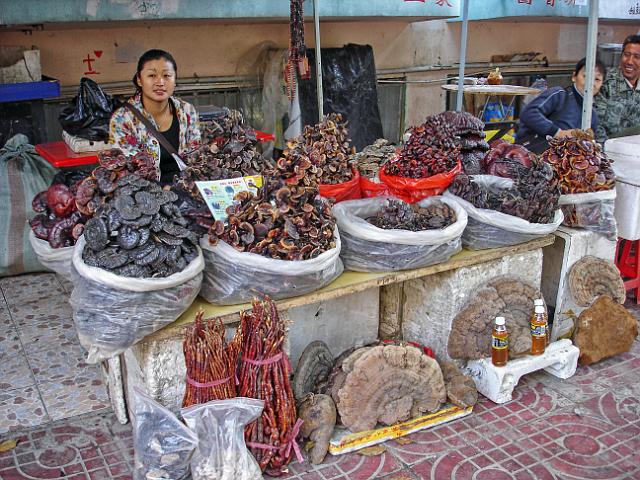 DSC12989.tif - Market, Tongza, Hainan Provence, China