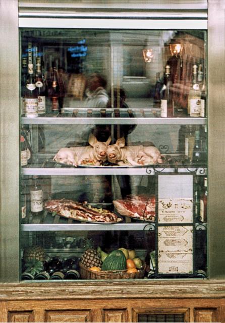 piggies.tif - Restaurant Display, Barcelona